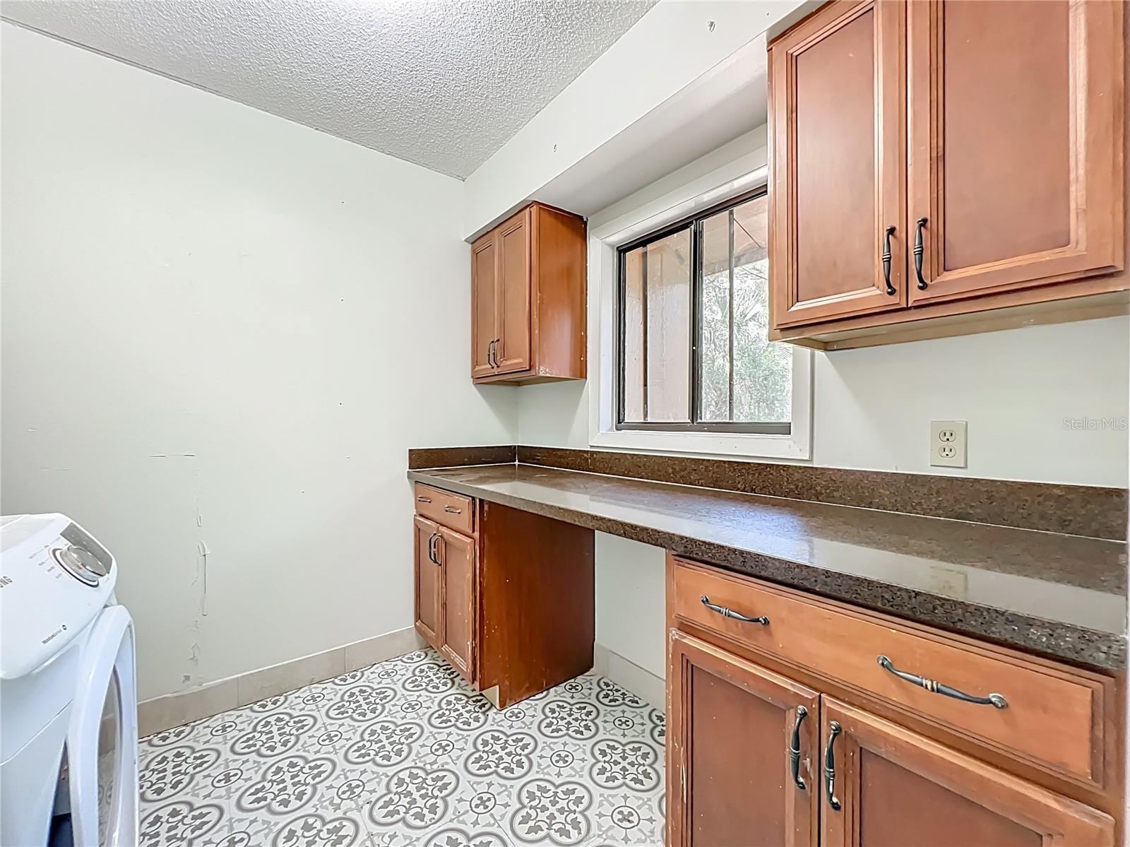 Image 31 of 57 For 233 Crown Oaks Way 233