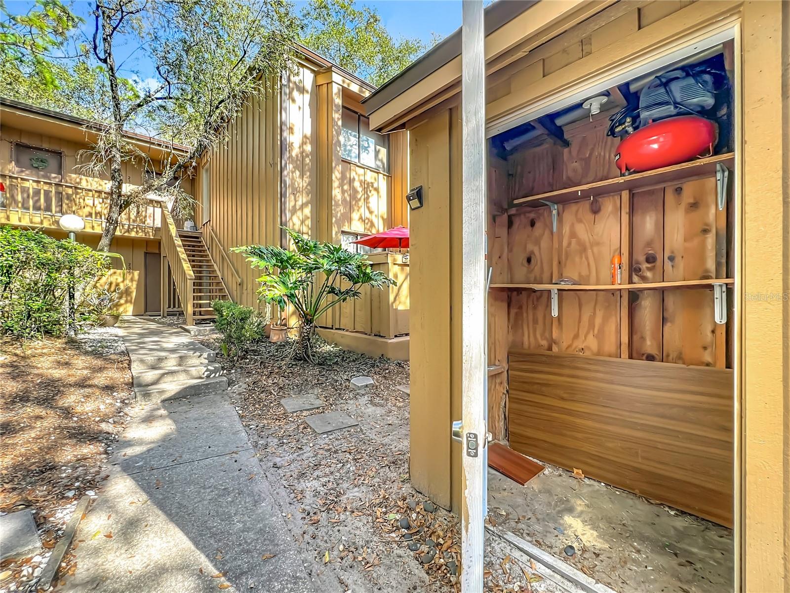 Image 33 of 57 For 233 Crown Oaks Way 233