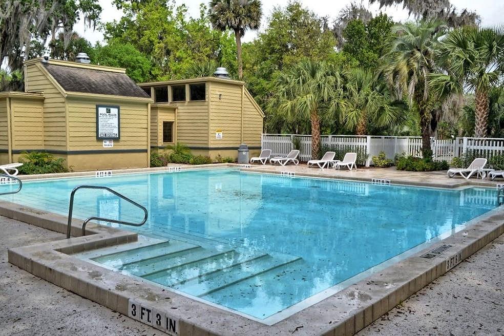 Image 46 of 57 For 233 Crown Oaks Way 233