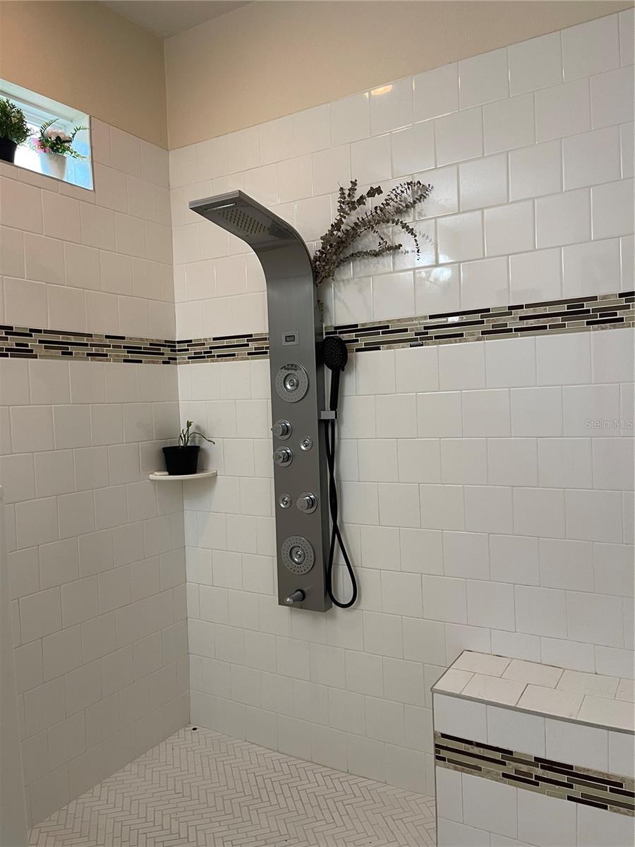 Image 15 of 23 For 3758 Paradiso Circle