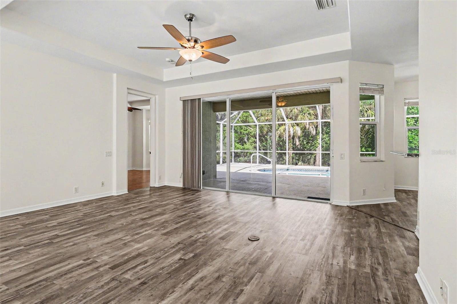 Image 10 of 30 For 2820 124th Avenue E