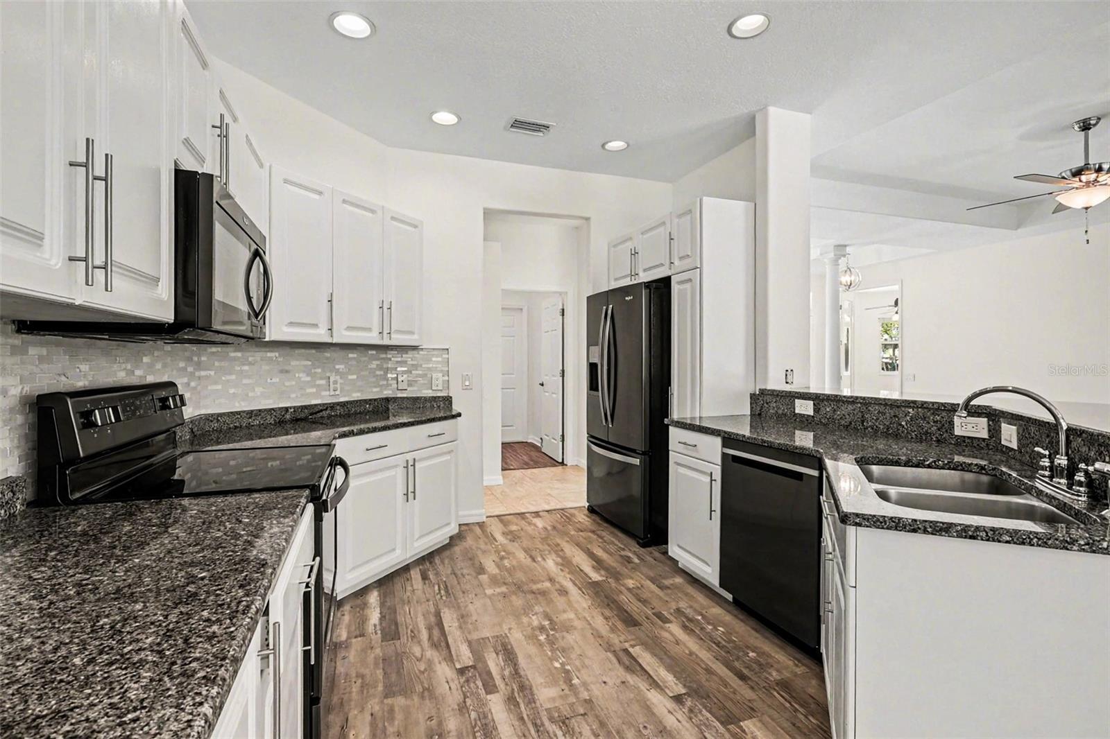 Image 12 of 30 For 2820 124th Avenue E