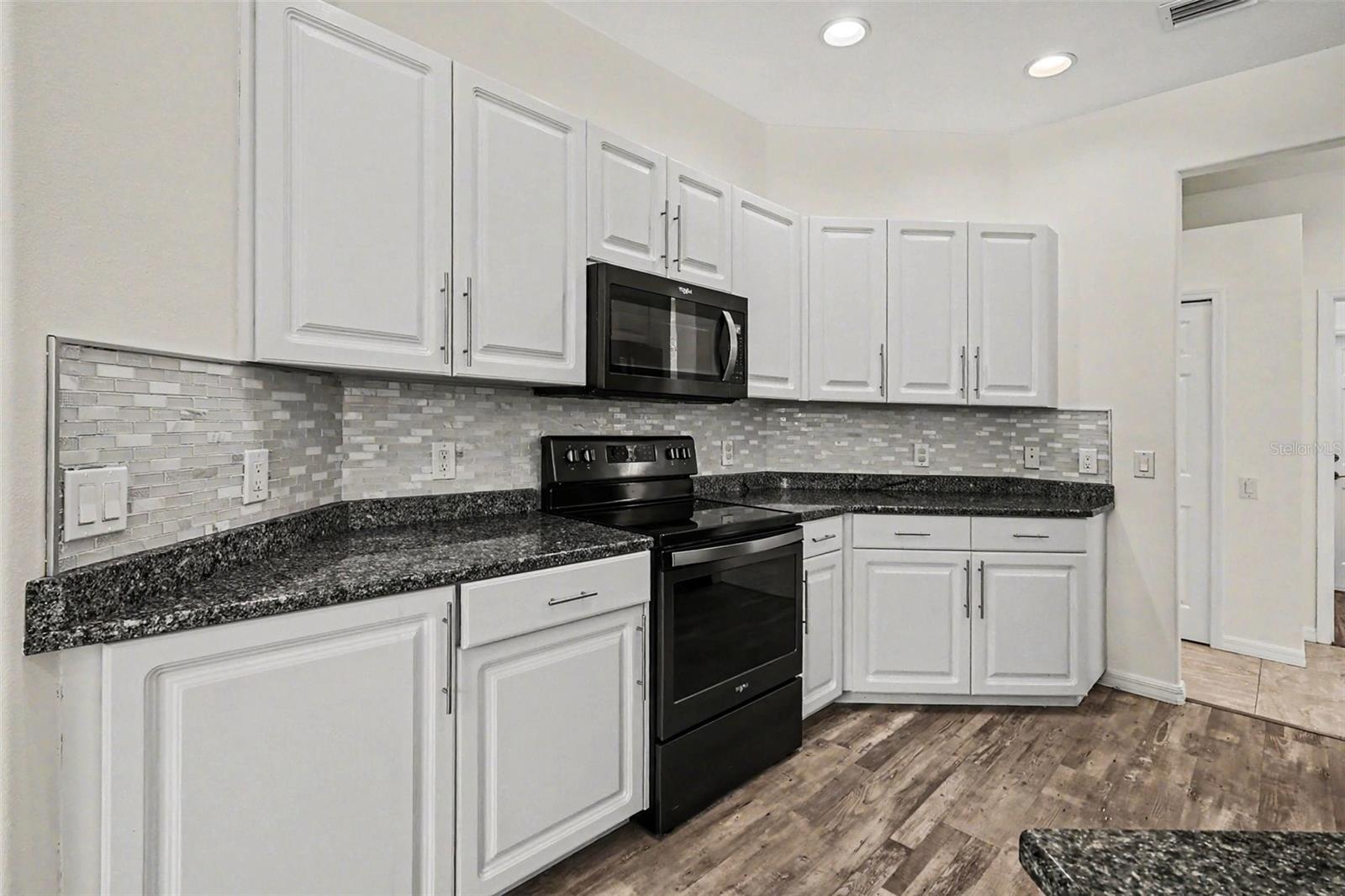 Image 3 of 30 For 2820 124th Avenue E