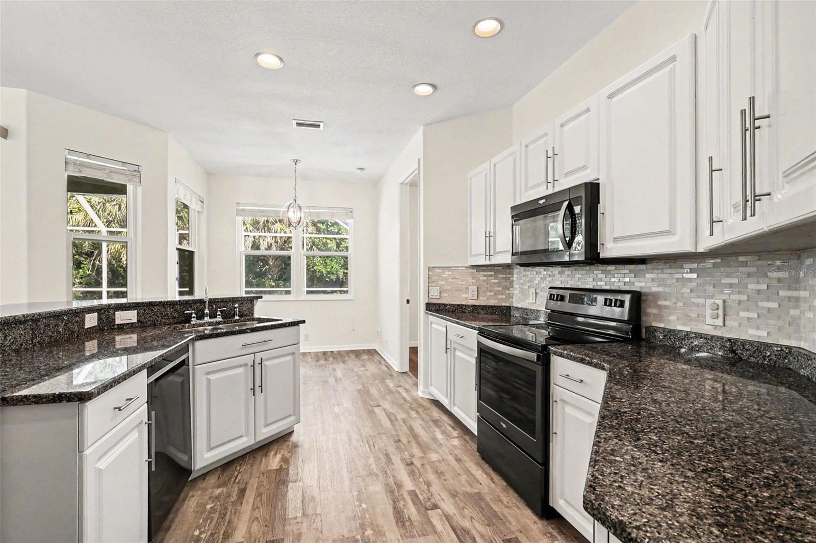 Image 4 of 30 For 2820 124th Avenue E