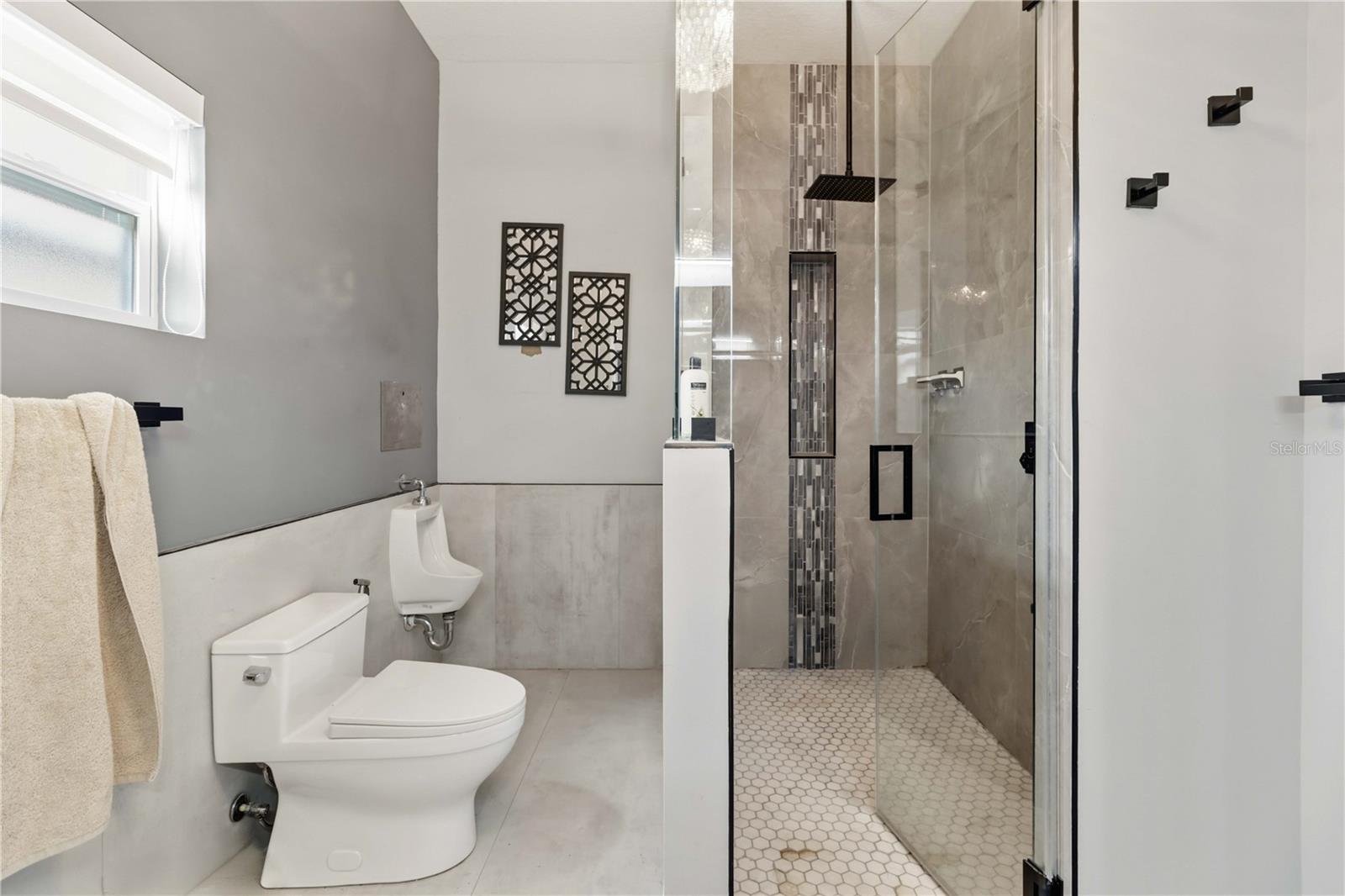 Listing photo id 9 for 21717 129th Avenue