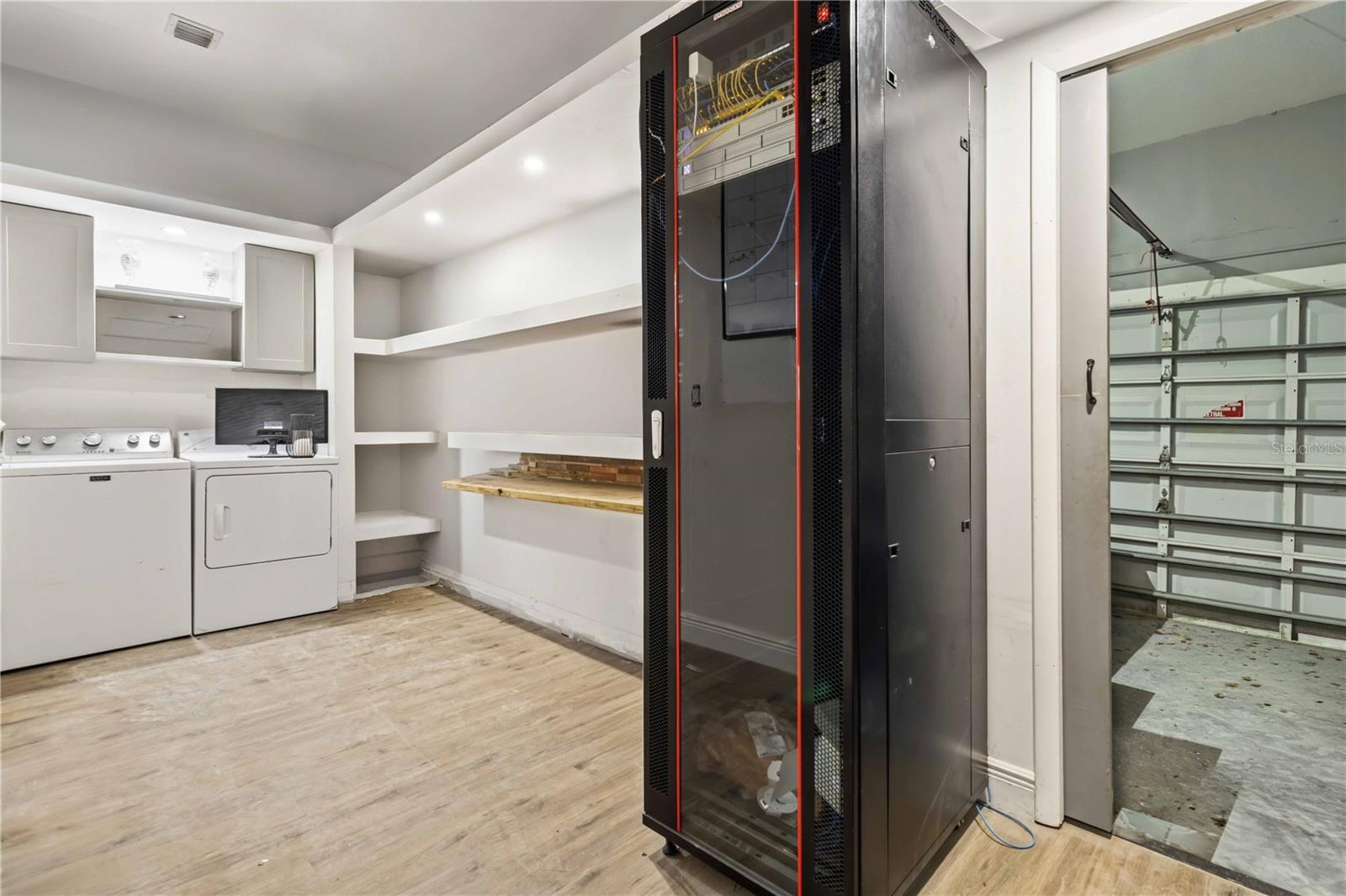 Listing photo id 18 for 21717 129th Avenue