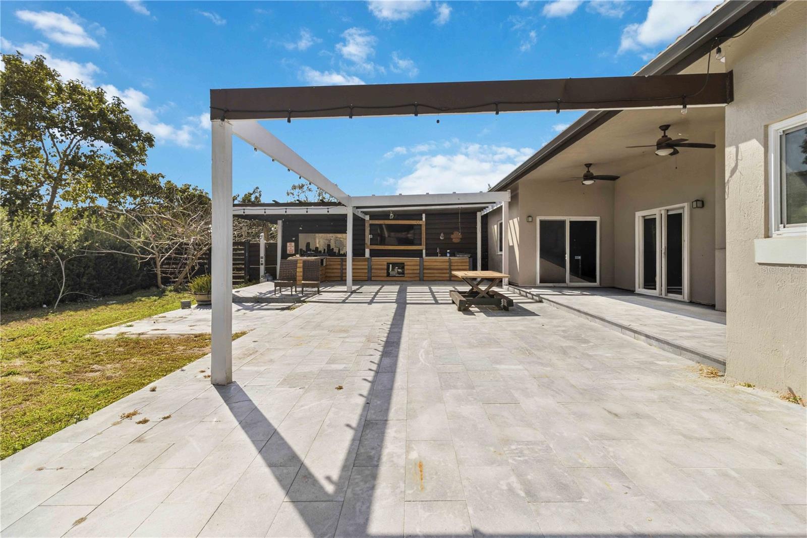 Listing photo id 22 for 21717 129th Avenue