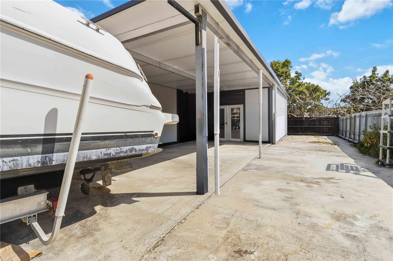 Listing photo id 25 for 21717 129th Avenue