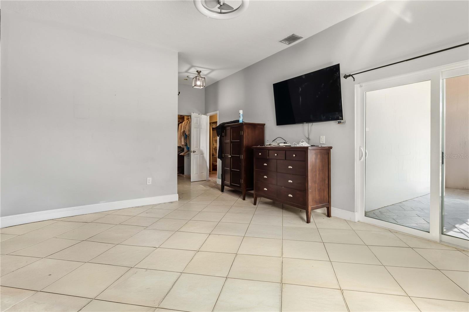 Listing photo id 6 for 21717 129th Avenue