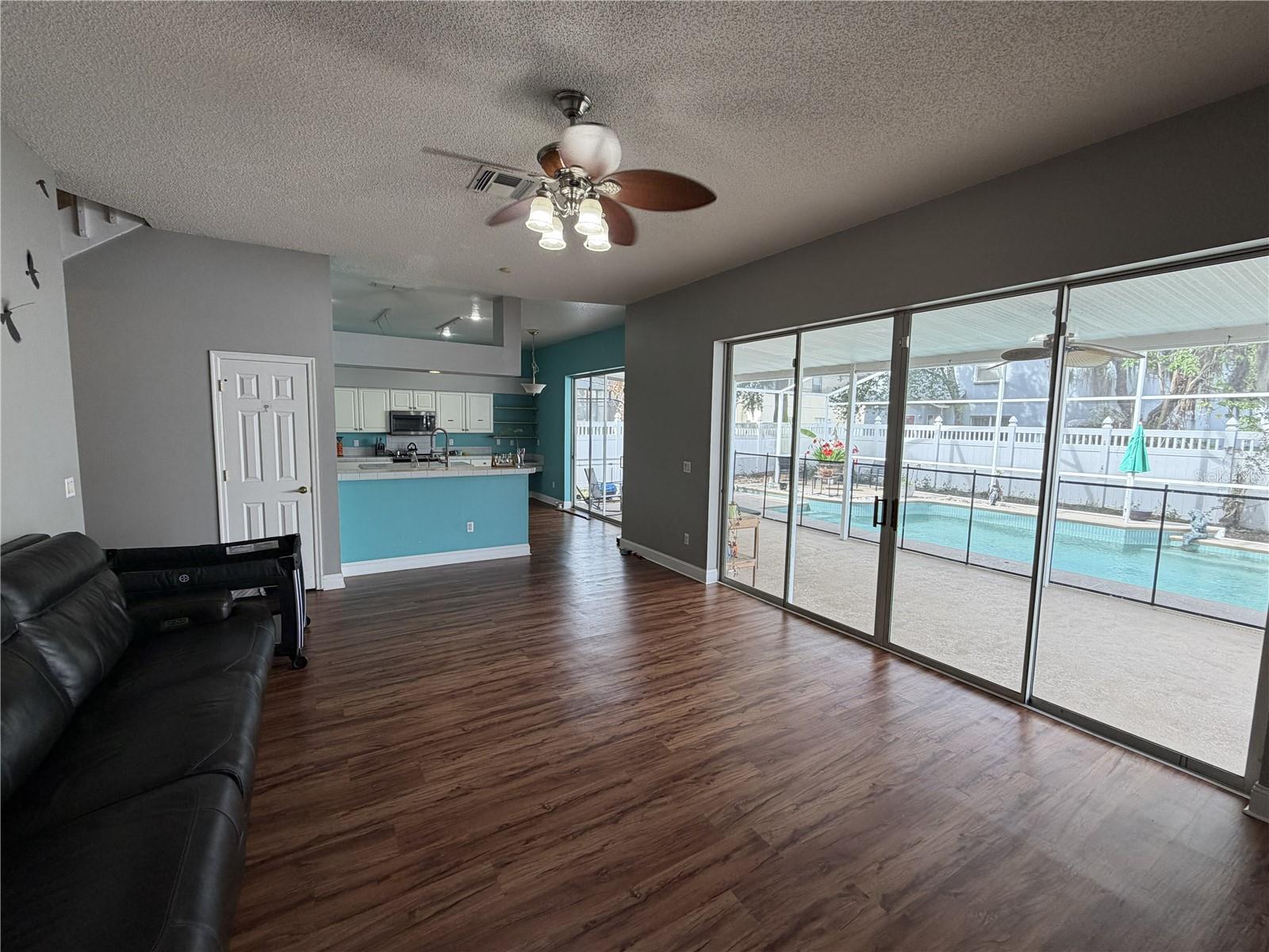 Listing photo id 8 for 1188 Foxforrest Circle