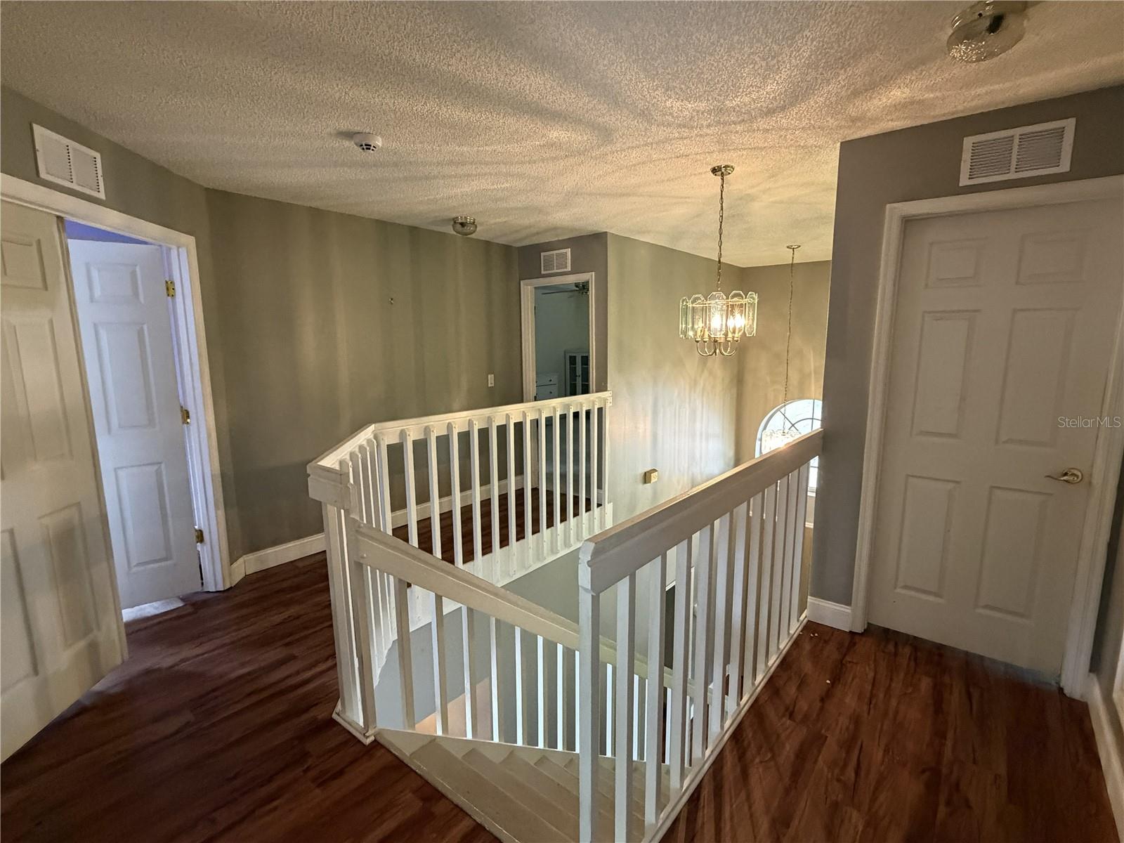 Listing photo id 11 for 1188 Foxforrest Circle