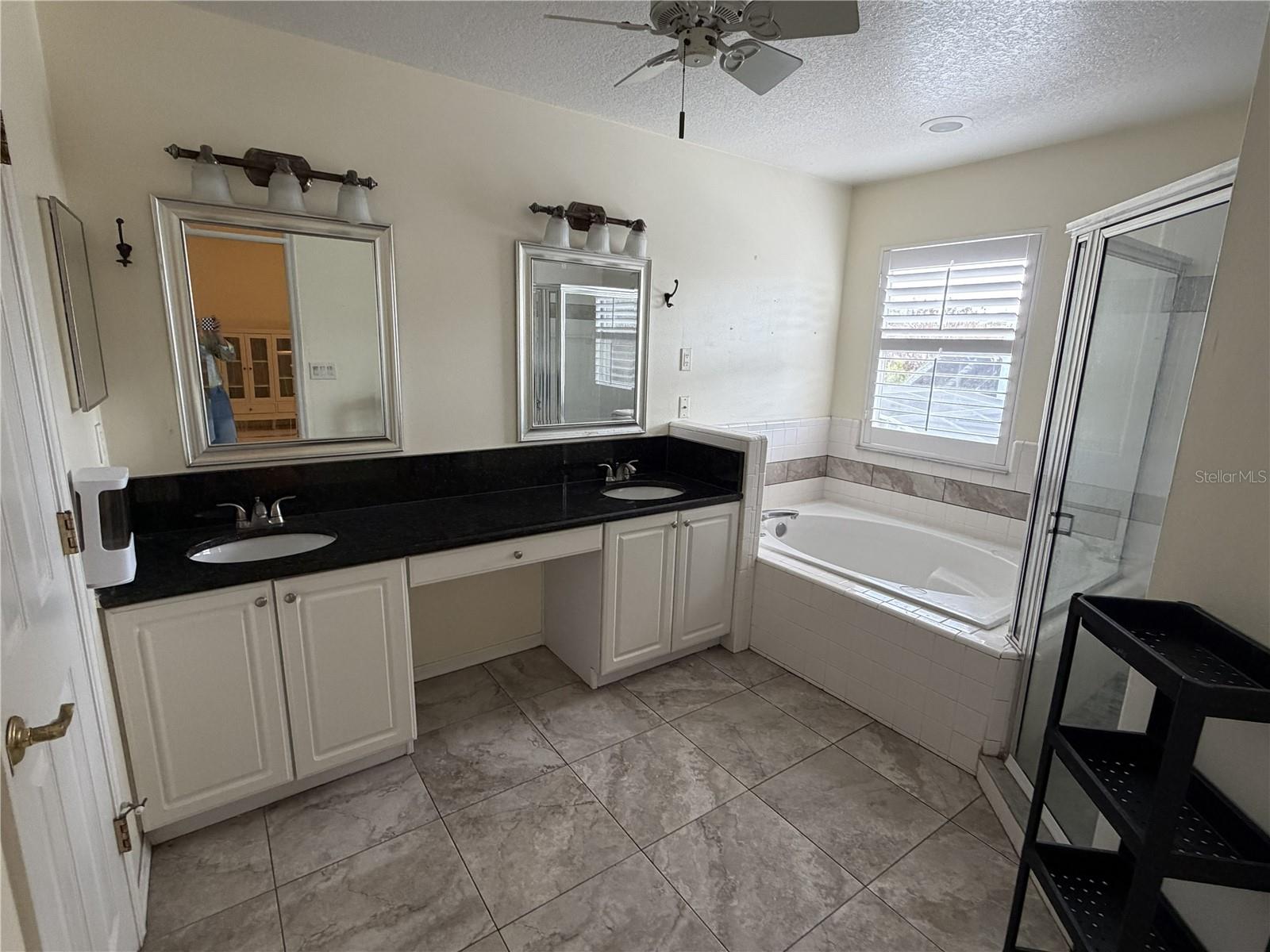 Listing photo id 14 for 1188 Foxforrest Circle