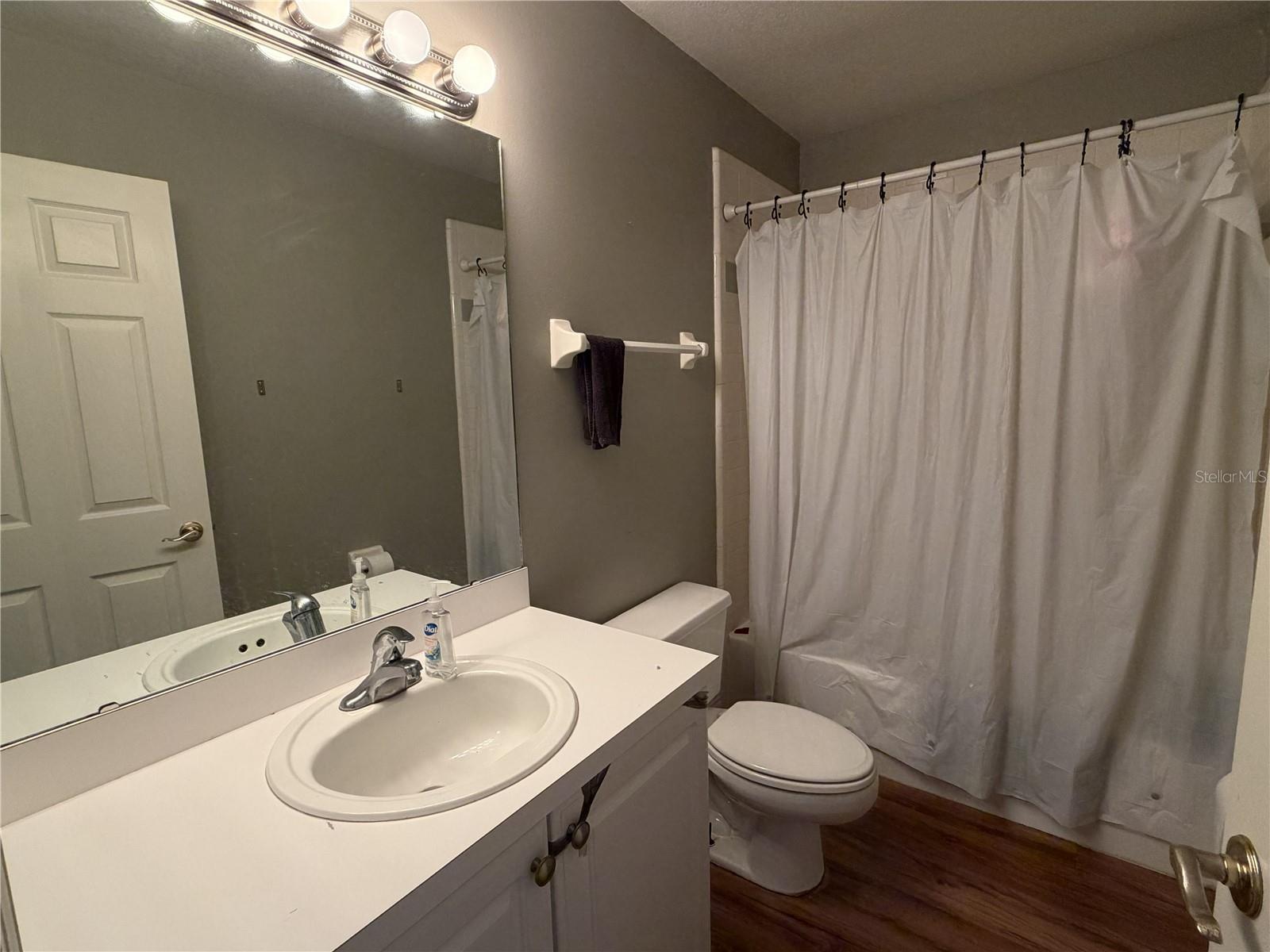 Listing photo id 17 for 1188 Foxforrest Circle
