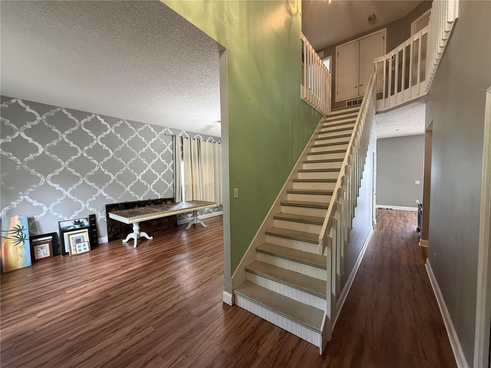 Listing photo id 0 for 1188 Foxforrest Circle