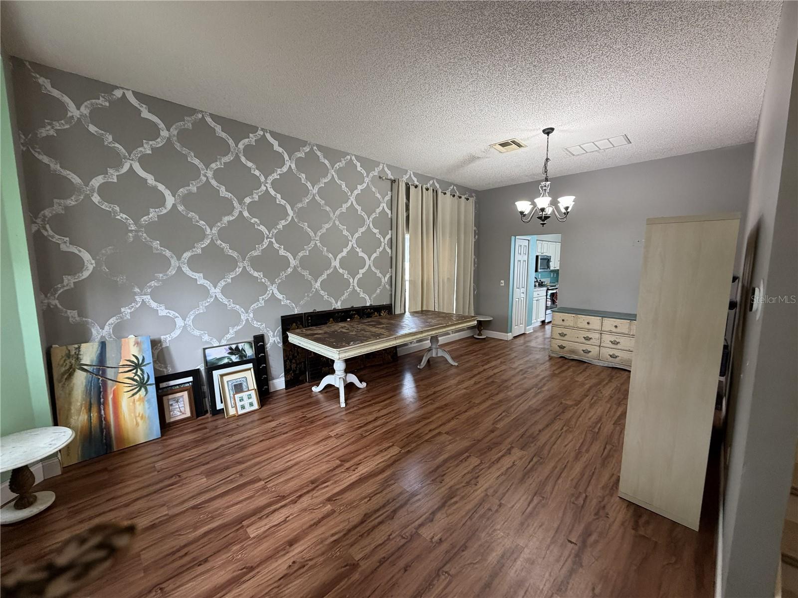 Listing photo id 2 for 1188 Foxforrest Circle