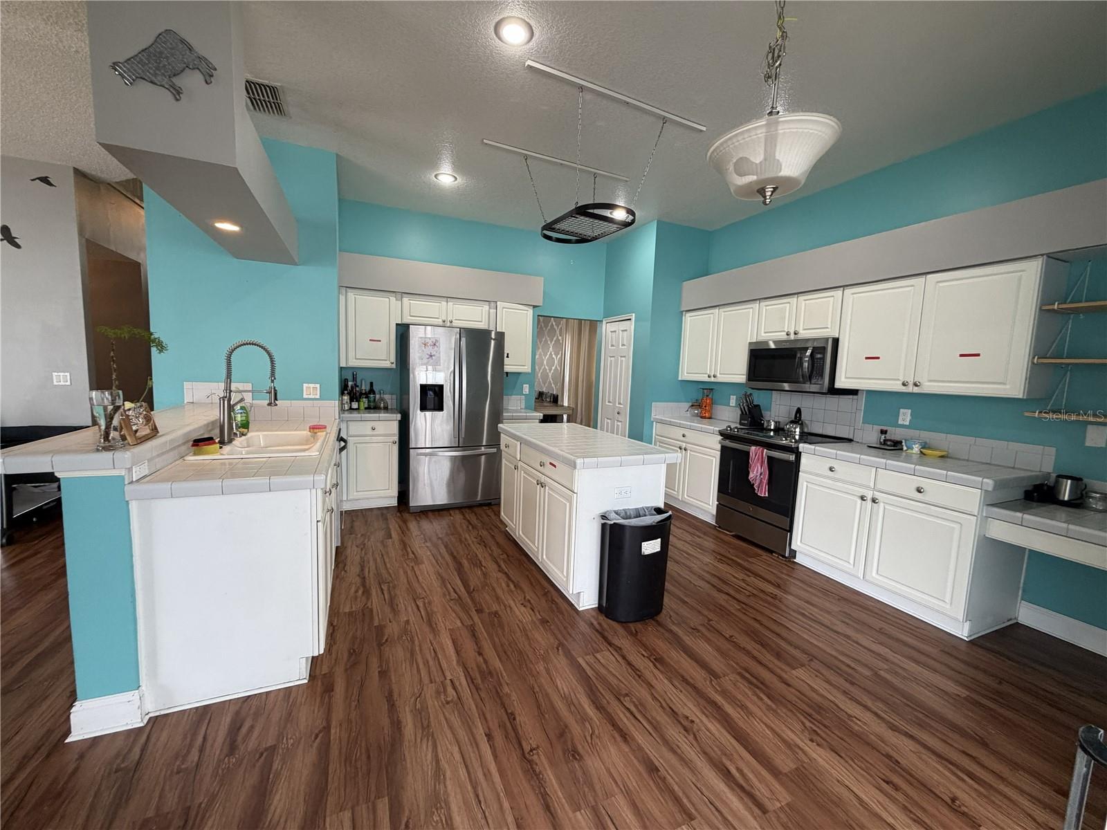 Listing photo id 5 for 1188 Foxforrest Circle