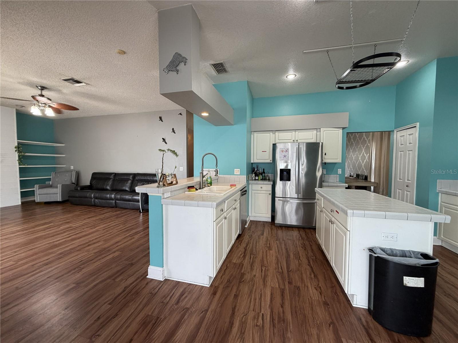 Listing photo id 6 for 1188 Foxforrest Circle