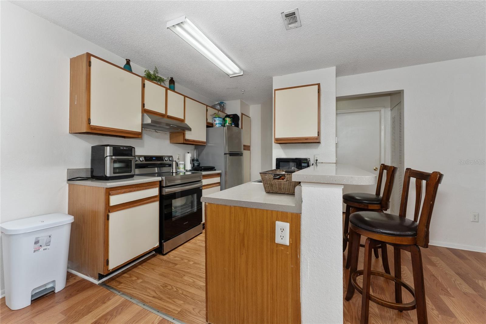 Image 17 of 28 For 627 Dory Lane 304