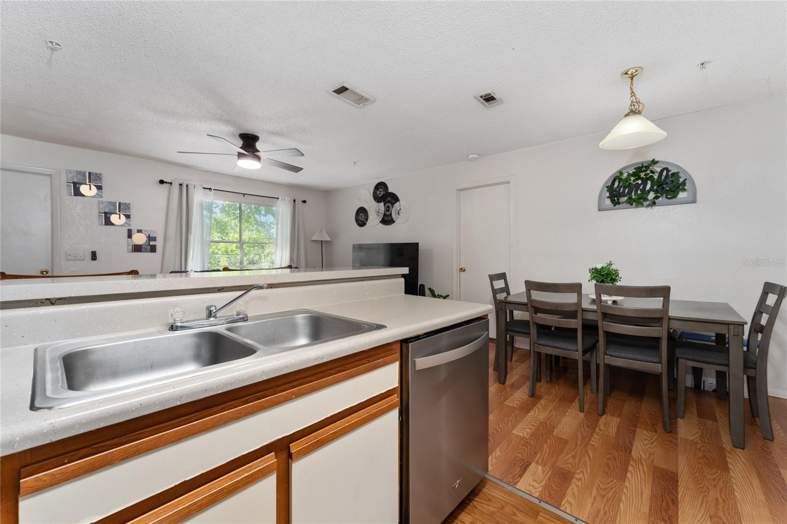 Image 19 of 28 For 627 Dory Lane 304