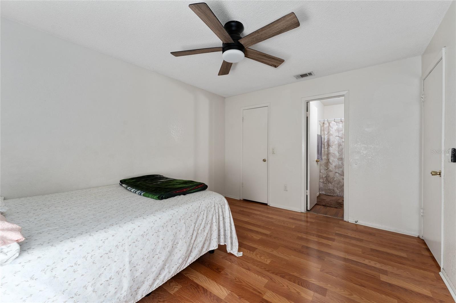 Image 21 of 28 For 627 Dory Lane 304