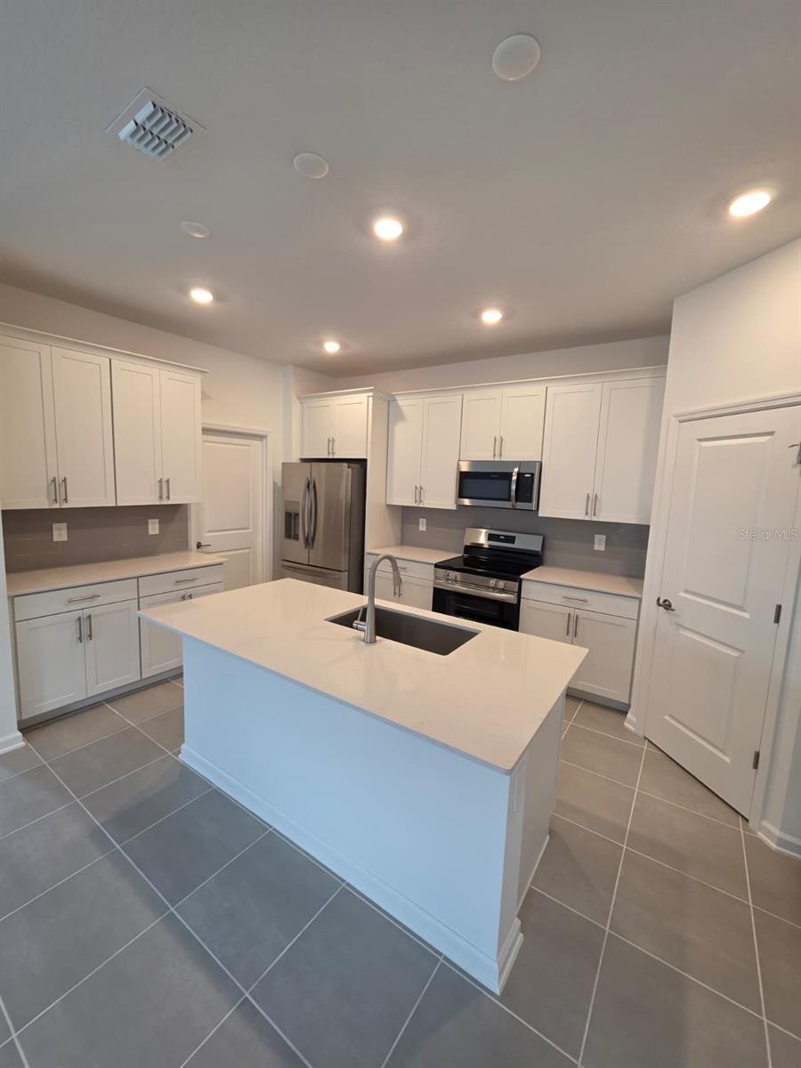 Image 13 of 23 For 5637 Nina Way