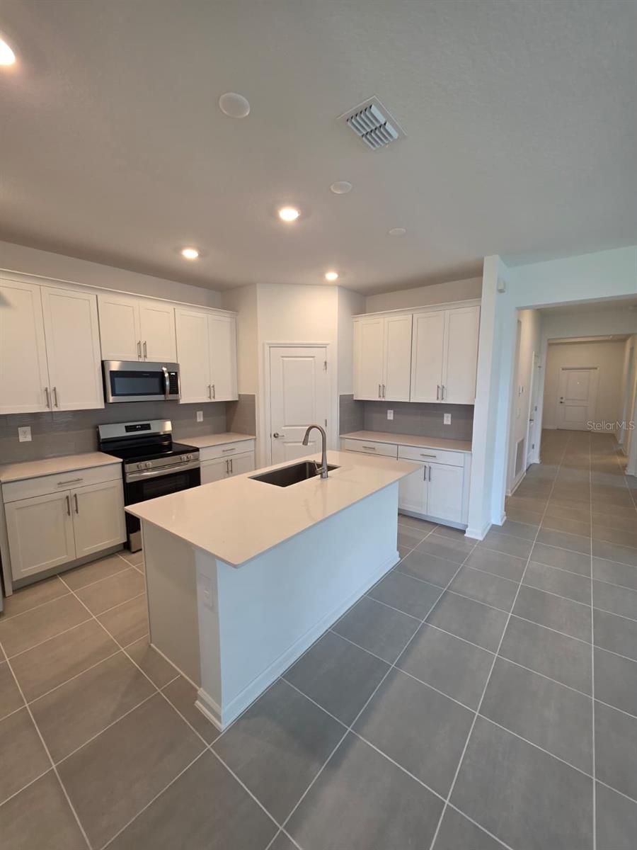 Image 14 of 23 For 5637 Nina Way