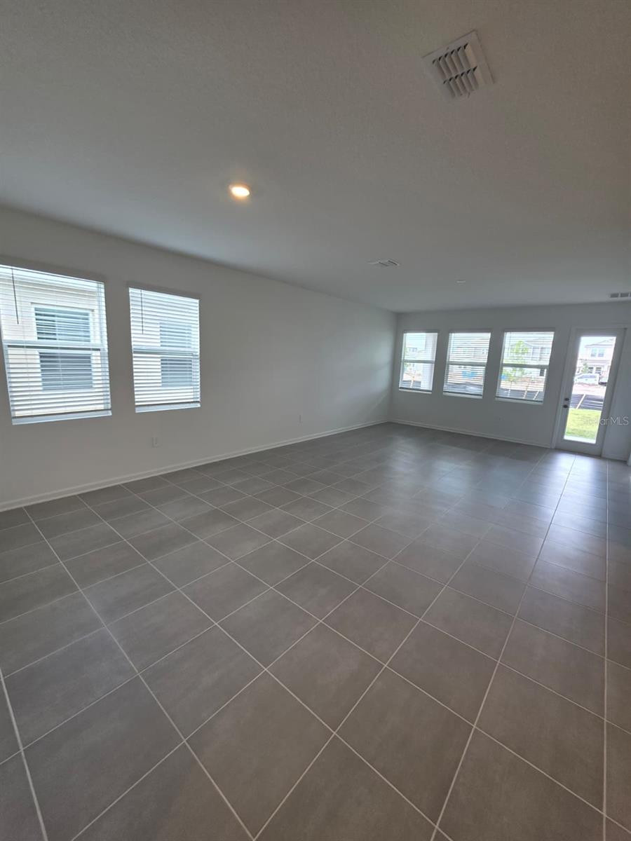 Image 16 of 23 For 5637 Nina Way