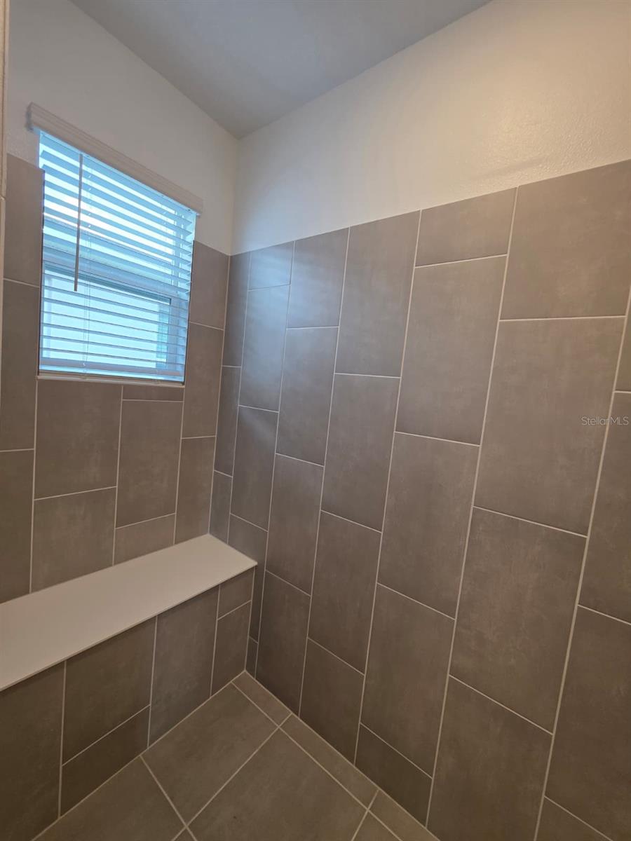 Image 18 of 23 For 5637 Nina Way