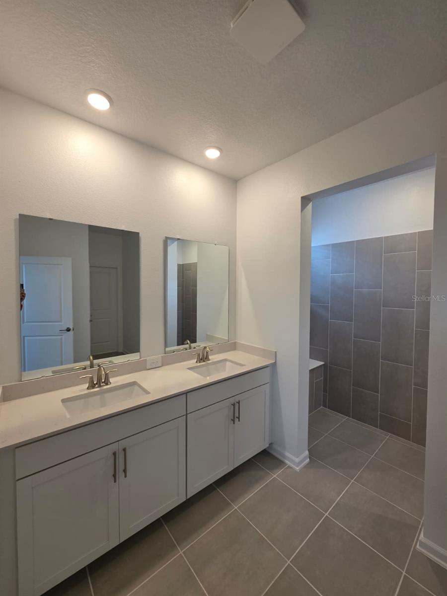 Image 19 of 23 For 5637 Nina Way