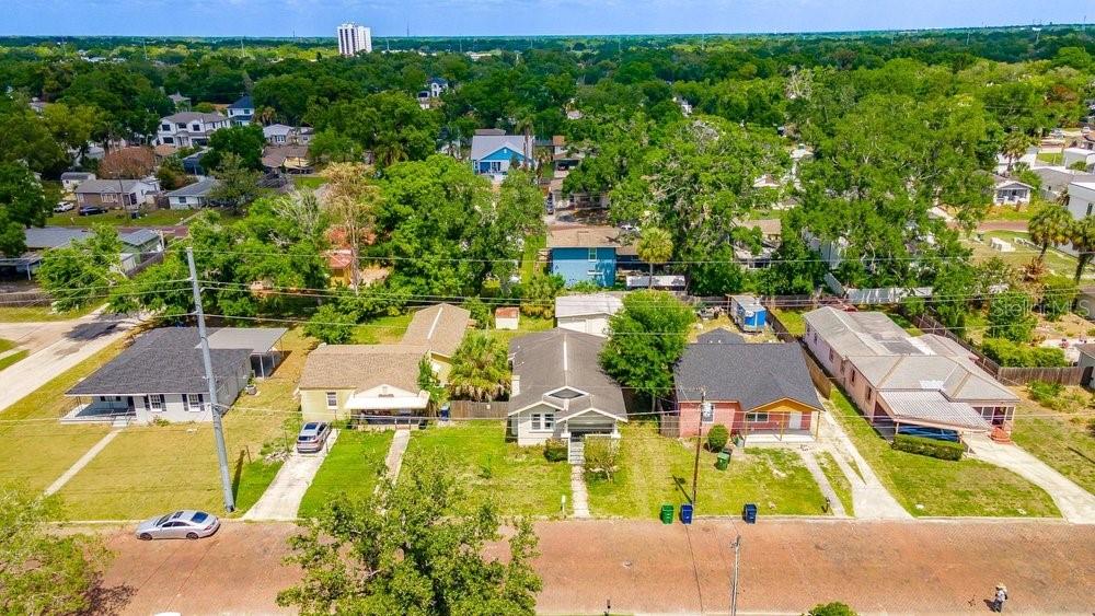 Listing photo id 13 for 919 Plymouth Street