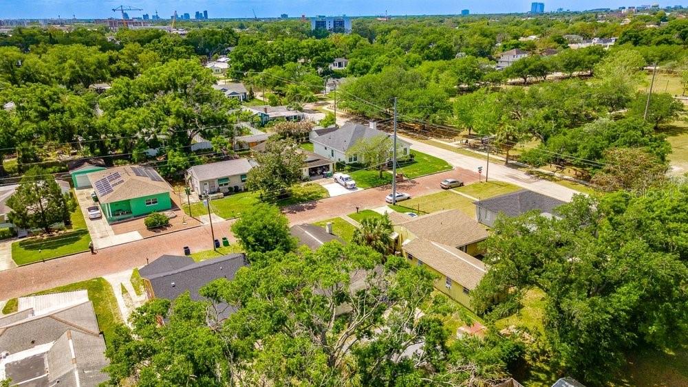 Listing photo id 30 for 919 Plymouth Street