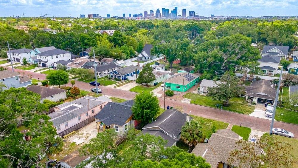 Listing photo id 32 for 919 Plymouth Street