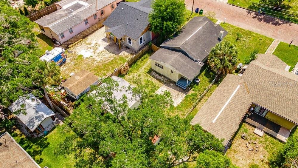 Listing photo id 35 for 919 Plymouth Street