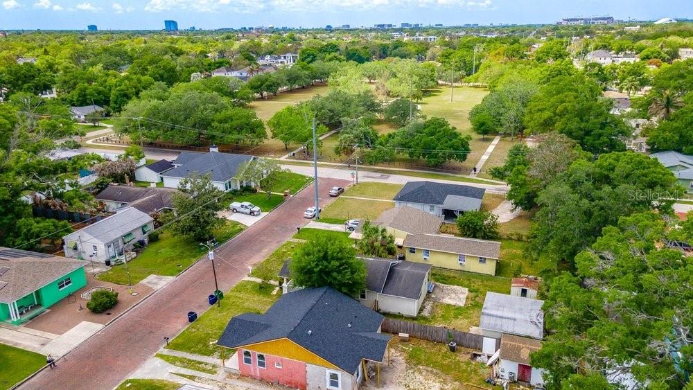 Listing photo id 36 for 919 Plymouth Street