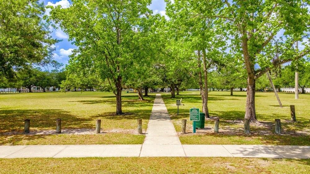 Listing photo id 39 for 919 Plymouth Street