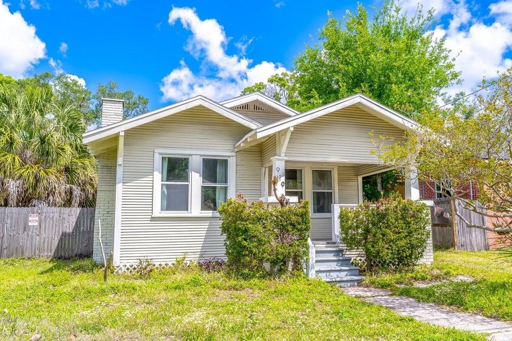 Listing photo id 49 for 919 Plymouth Street