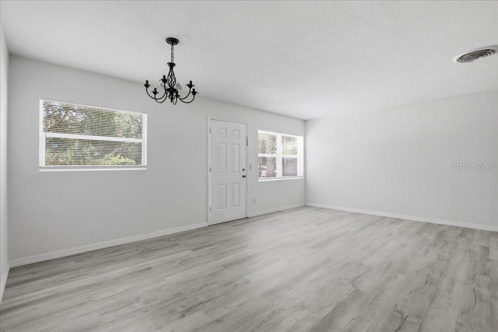 Image 5 of 33 For 710 Fiesta Lane