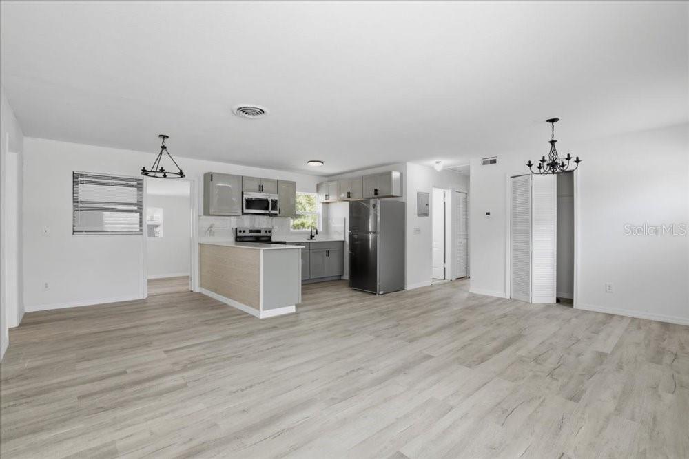 Image 6 of 33 For 710 Fiesta Lane