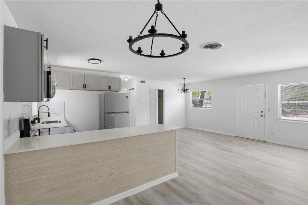 Image 7 of 33 For 710 Fiesta Lane