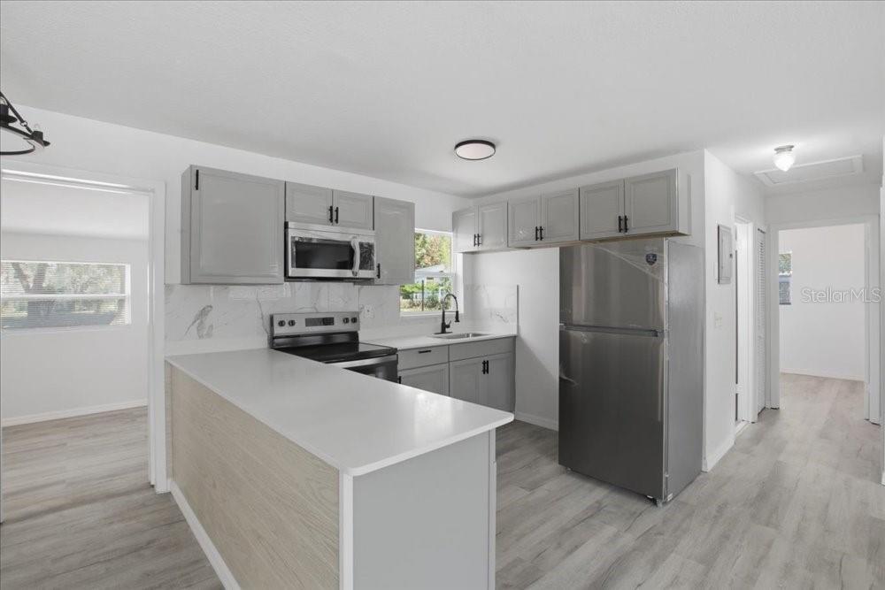 Image 8 of 33 For 710 Fiesta Lane