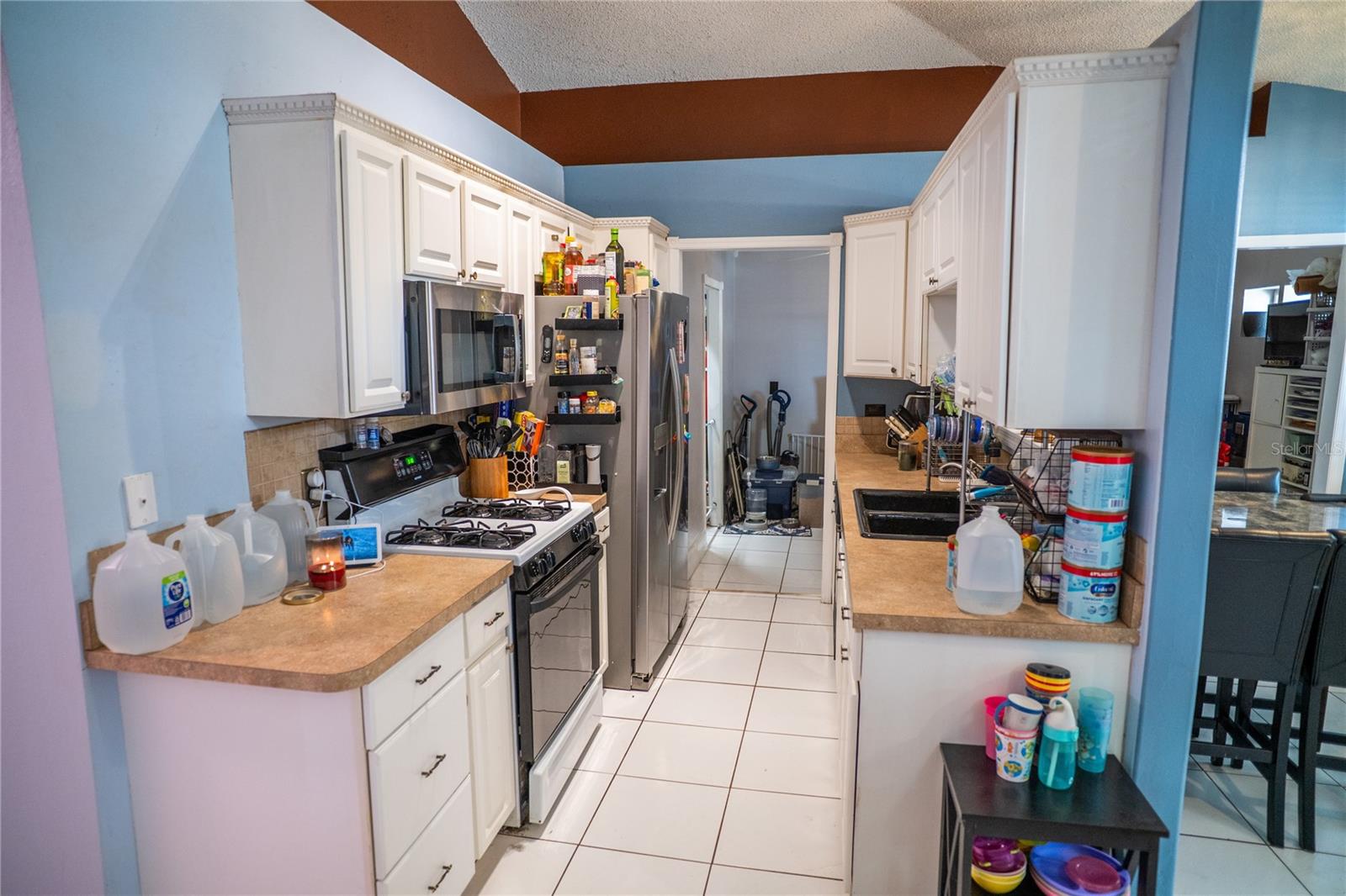 Listing photo id 8 for 7389 Hollow Ridge Circle