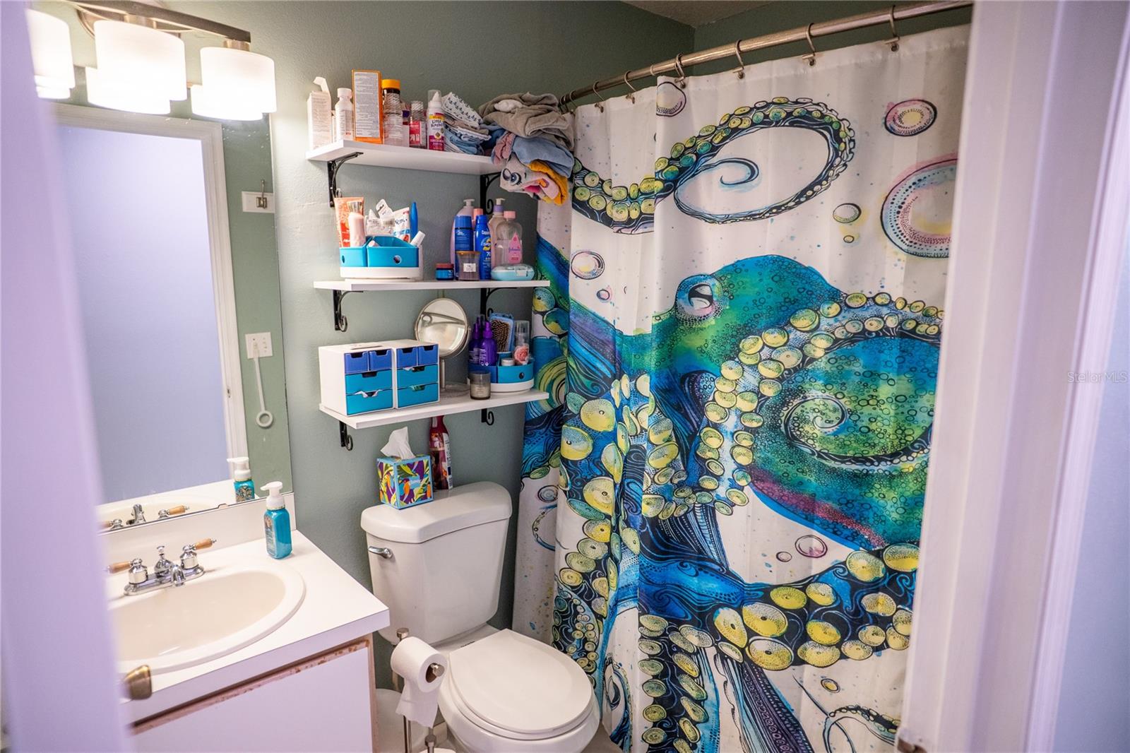 Listing photo id 15 for 7389 Hollow Ridge Circle