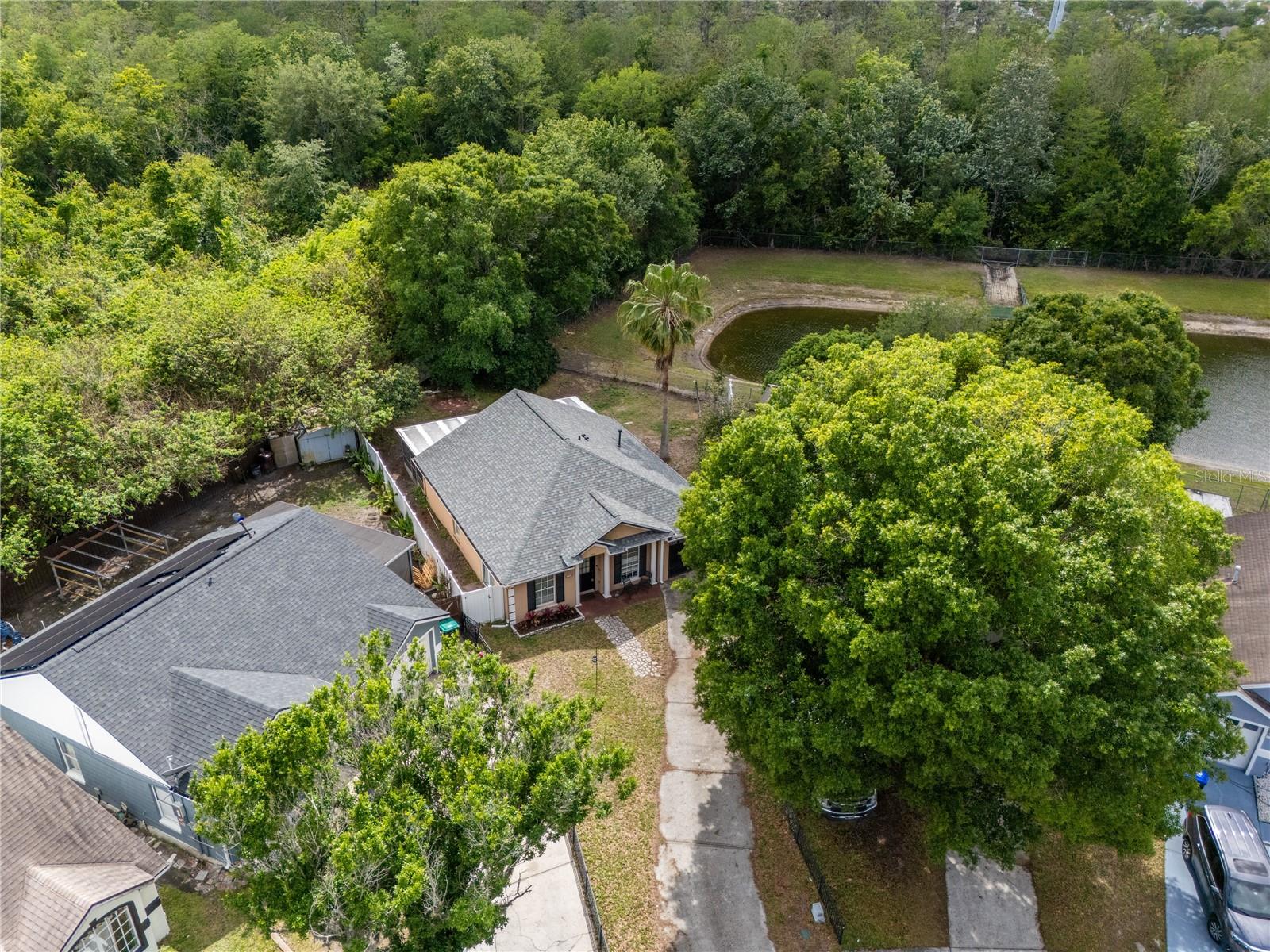 Listing photo id 17 for 7389 Hollow Ridge Circle