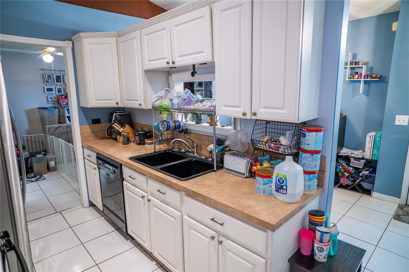 Listing photo id 7 for 7389 Hollow Ridge Circle