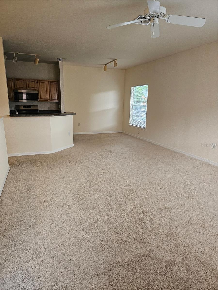 Image 5 of 18 For 5979 Westgate Drive 1021