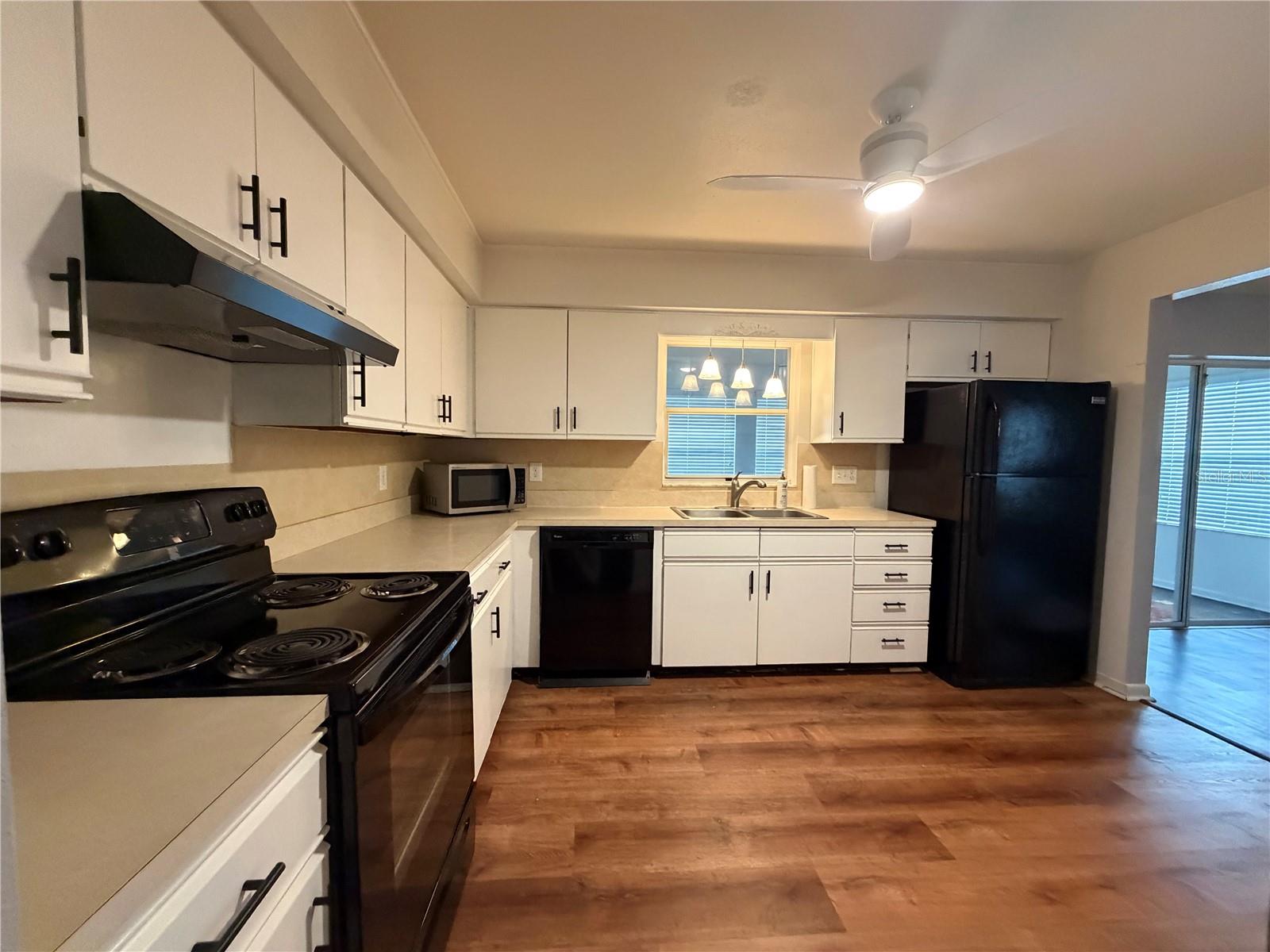 Image 21 of 50 For 1454 Grand Cayman Circle