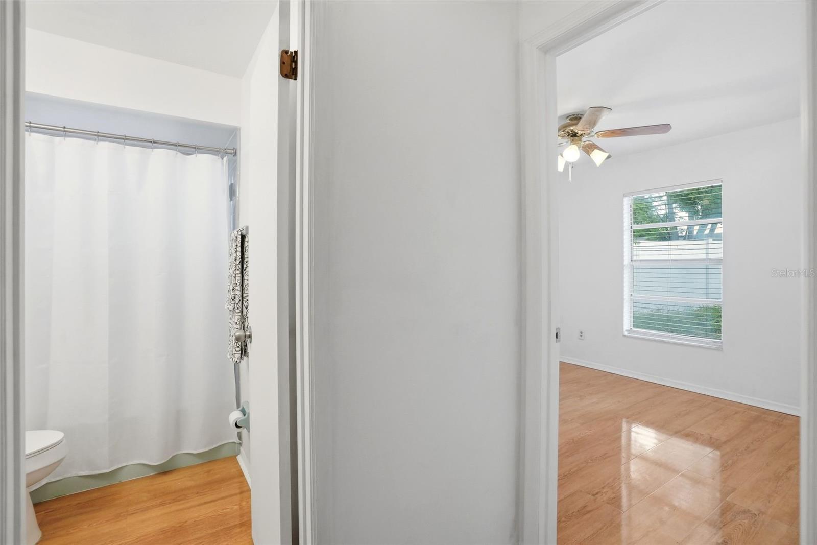 Image 19 of 27 For 8040 Towne Court