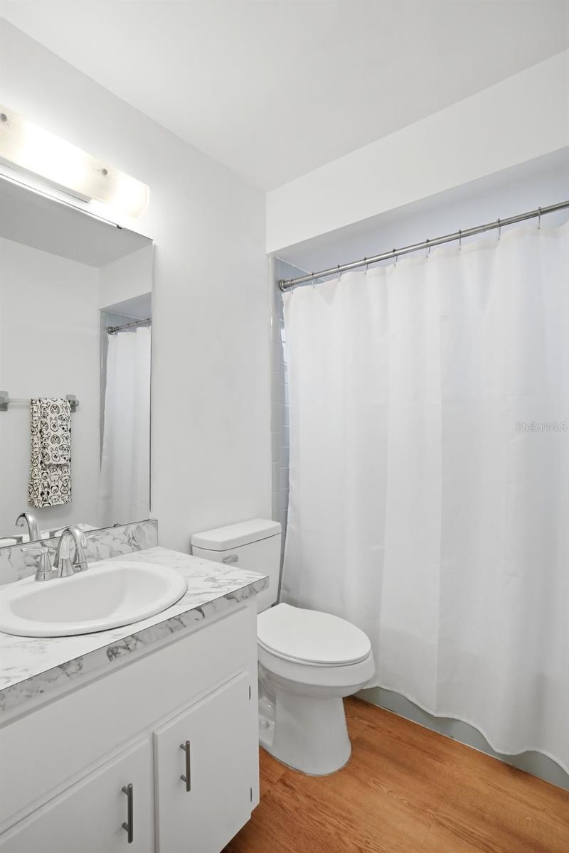 Image 21 of 27 For 8040 Towne Court