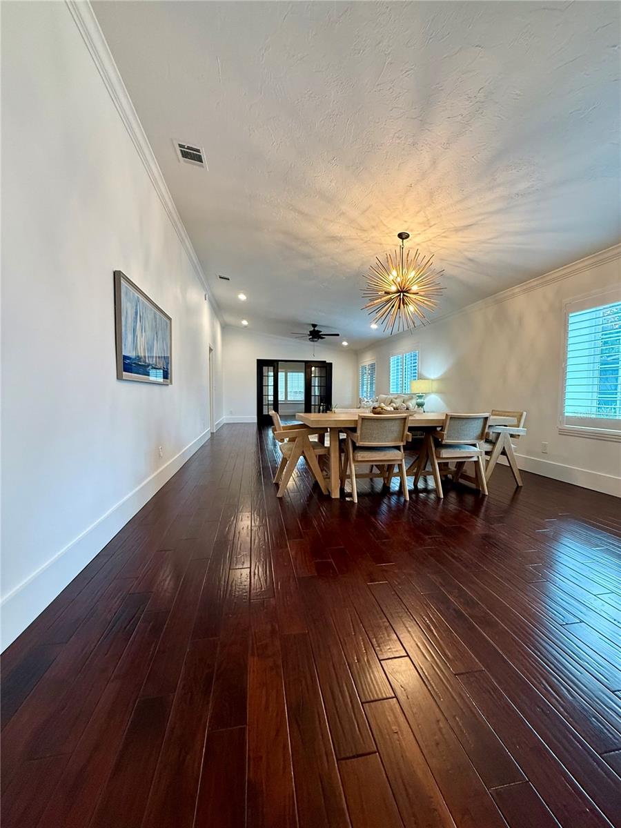 Image 16 of 41 For 941 Norfolk Court