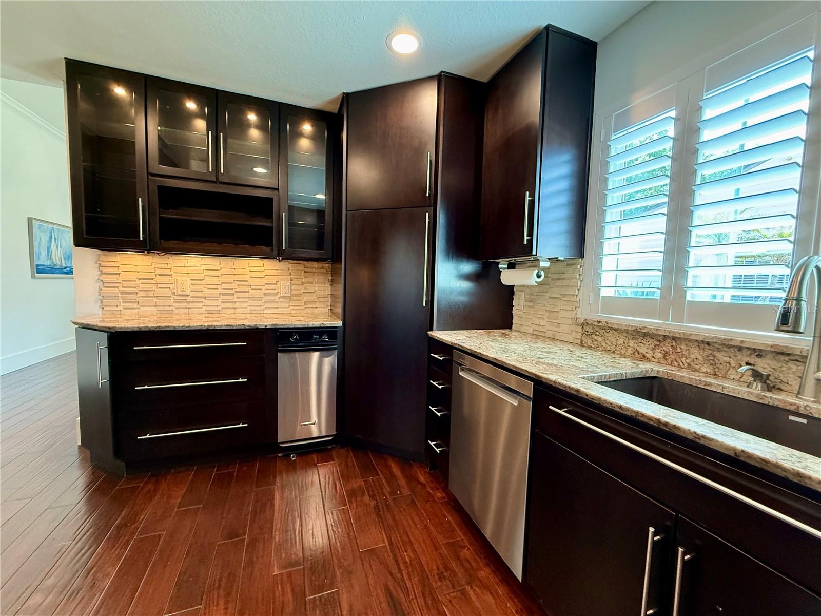 Image 4 of 41 For 941 Norfolk Court